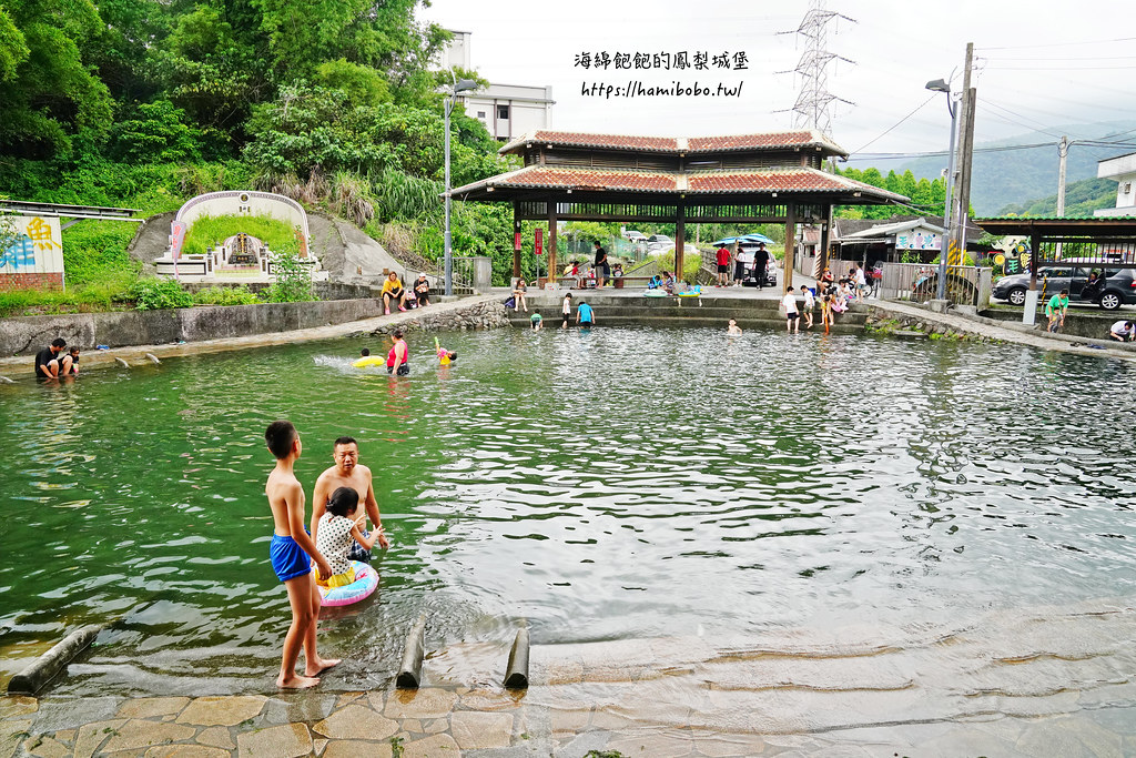 宜蘭員山景點「螃蟹冒泡」天然湧泉戲水池、溜滑梯，免費親子玩水 @海綿飽飽的鳳梨城堡