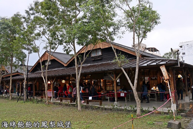 【花蓮】a-zone 花蓮文化創意產業園區-創意市集-生活選品概念店-酒文化體驗館-3D立體地景彩繪展-洄瀾鼓動定目劇場 @海綿飽飽的鳳梨城堡