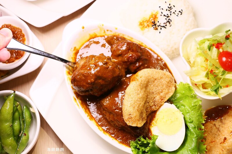 東區美食『MB white coffee(忠孝店)』南洋料理/海南雞飯/娘惹咖哩雞飯/咖椰吐司/完整菜單(捷運忠孝敦化站) @海綿飽飽的鳳梨城堡