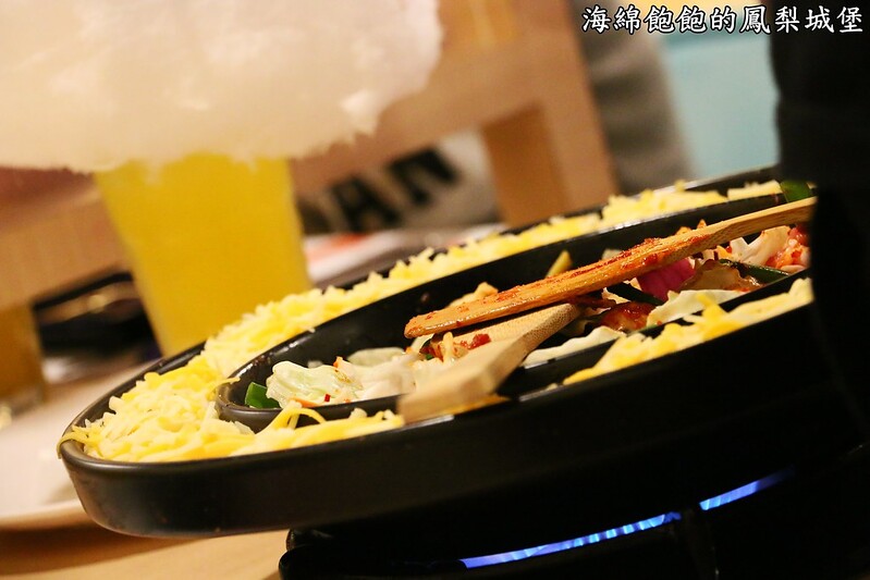 【台北|士林】OMAYA春川炒雞(士林中正店)12盎司厚切沙朗牛排X雙倍起司春川炒雞X棉花糖泡泡飲(捷運士林站) @海綿飽飽的鳳梨城堡