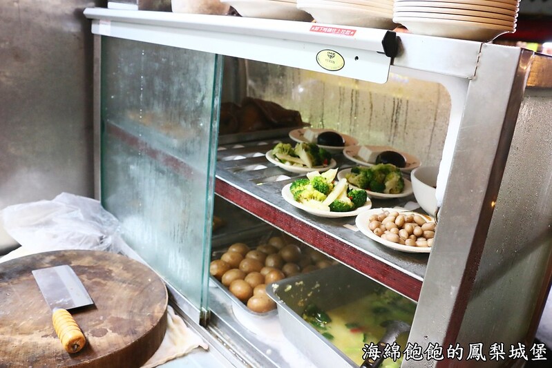 【台北|大安】藍玲四川牛肉麵-通化街正宗眷村媽媽味X40斤牛骨精華-牛肉麵、哨子麵、雞湯麵-信義安和牛肉麵(捷運信義安和站) @海綿飽飽的鳳梨城堡