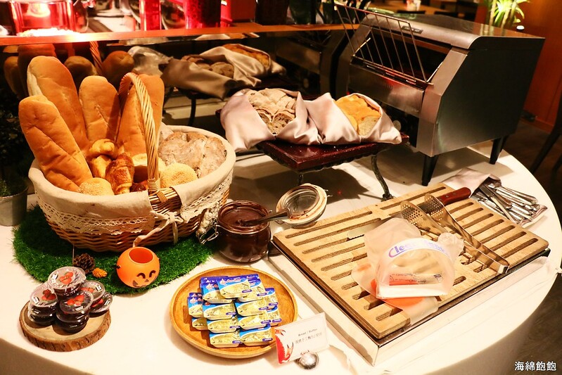 台北buffet吃到飽『美麗信花園酒店(雨林自助百匯餐廳)』食蟹狂饗美食節/萬聖節、十種螃蟹、天使紅蝦、生魚片、牛排、甜點吃到飽(捷運忠孝新生站) @海綿飽飽的鳳梨城堡