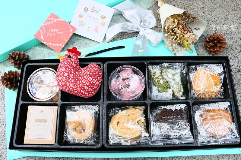 『天鵝脖子街-咕咕雞迎春禮盒』客製化結婚喜餅/彌月禮盒/年節禮盒/歐式烘培餅乾 @海綿飽飽的鳳梨城堡