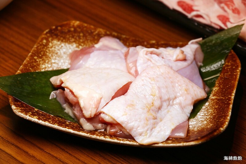 『馬太郎鍋(Att信義店)』台北吃到飽火鍋，日本A5和牛、F1國產牛、澳洲M7和牛、伊比利黑豬無限量供應，打卡送天使紅蝦(捷運市政府站) @海綿飽飽的鳳梨城堡
