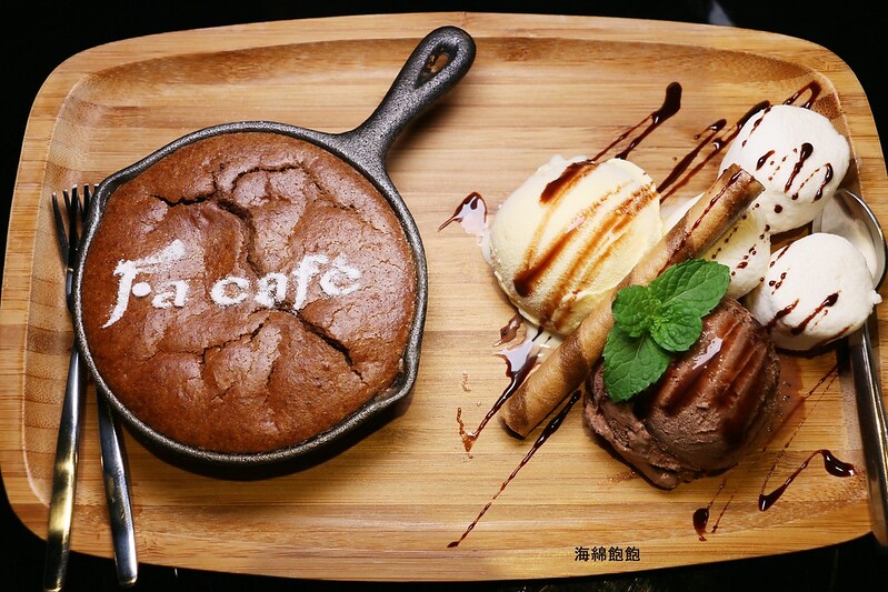 天母餐酒館/咖啡廳『Fa cafe』週三LADY&#8217;S NIGHT酒精飲品全半價！500元氣泡酒無限暢飲！排餐/義大利麵/調酒/鬆餅/咖啡/慶生求婚聚餐包場 @海綿飽飽的鳳梨城堡