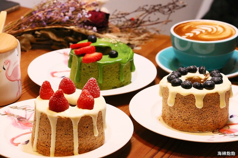 台北不限時咖啡廳『Hera Cafe』IG網美下午茶，草莓/抹茶/藍莓戚風蛋糕，手工甜點，拉花拿鐵，提供免費WIFI，完整菜單價位(捷運中山站) @海綿飽飽的鳳梨城堡