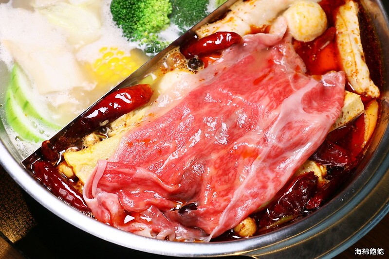 『馬太郎鍋(Att信義店)』台北吃到飽火鍋，日本A5和牛、F1國產牛、澳洲M7和牛、伊比利黑豬無限量供應，打卡送天使紅蝦(捷運市政府站) @海綿飽飽的鳳梨城堡