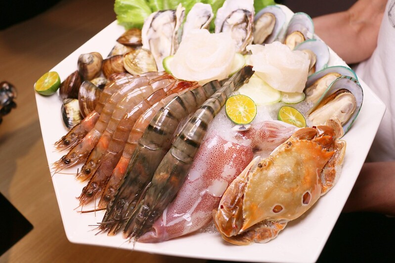 內湖/東湖美食『四川龍府』超下飯川菜！大推東坡肉，麻辣鴛鴦鍋，皮蛋香菜鍋，白飯、鴨血、豆腐無限量吃到飽，菜單價位(捷運葫州站) @海綿飽飽的鳳梨城堡