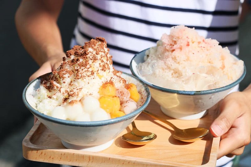 台北冰品『貨室甜品』中山赤峰街IG熱門打卡冰店，玫瑰奶茶冰，可可牛乳冰，下午茶(捷運雙連站) @海綿飽飽的鳳梨城堡