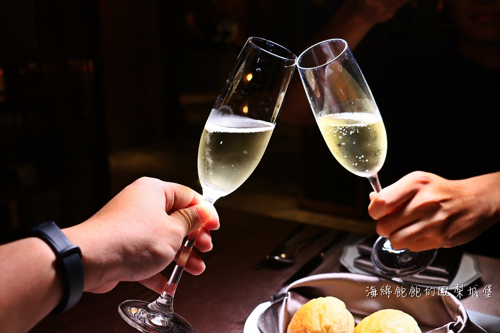 宜蘭羅東高空景觀餐廳｜村却國際溫泉酒店 WEST 23歐陸料理，約會慶生首選！牛排、龍蝦、石斑魚、現流海鮮精緻料理！ @海綿飽飽的鳳梨城堡