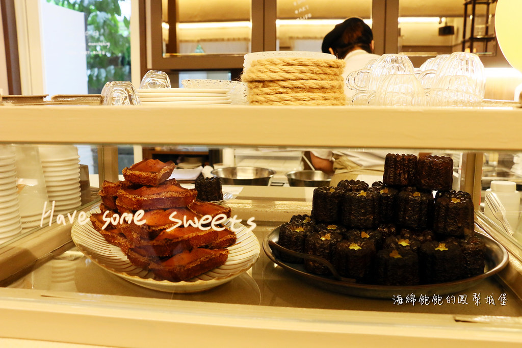Moon baking二店｜o.o.o.o.studio，民生社區韓風咖啡廳，早午餐、咖啡、甜點、下午茶、菜單價位 @海綿飽飽的鳳梨城堡