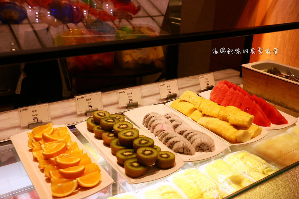 台北吃到飽「美福大飯店彩匯自助餐廳」semi-buffet 龍蝦、日本A5和牛!! @海綿飽飽的鳳梨城堡