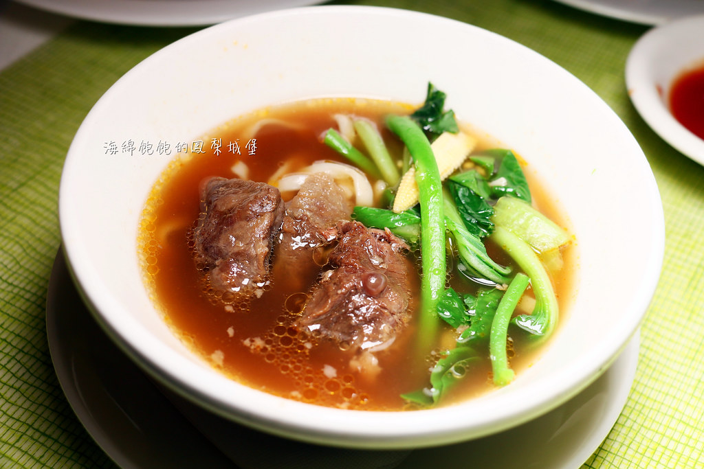 台北吃到飽「美福大飯店彩匯自助餐廳」semi-buffet 龍蝦、日本A5和牛!! @海綿飽飽的鳳梨城堡