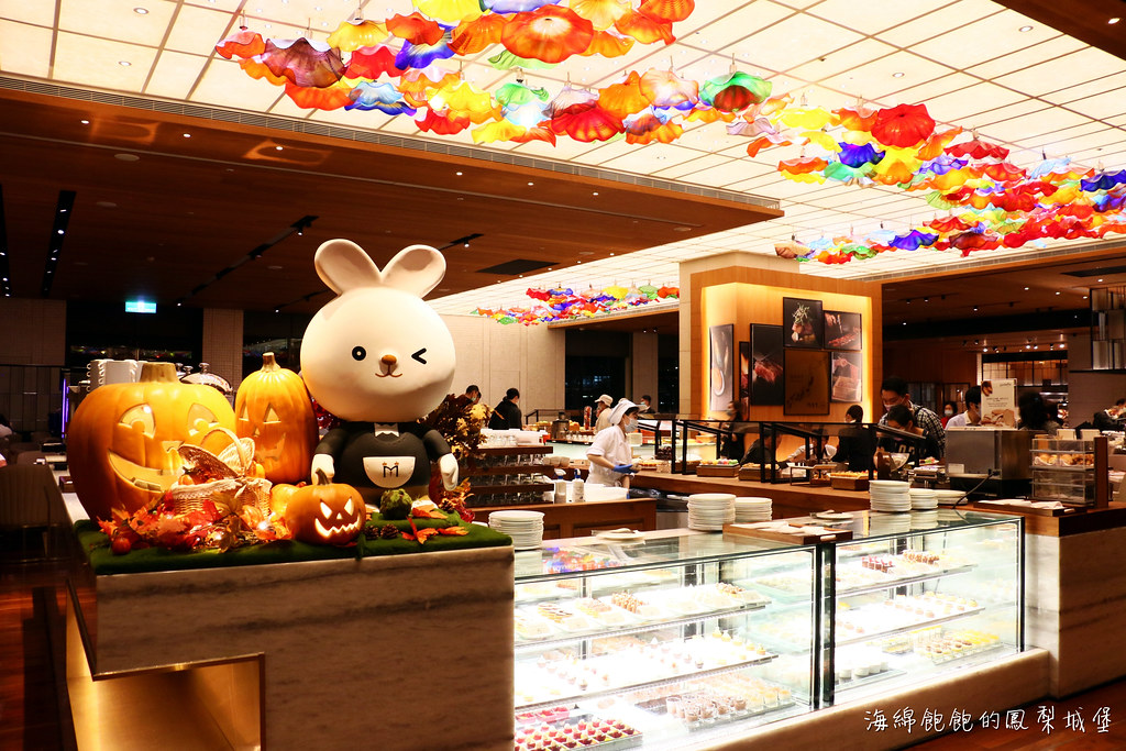 台北吃到飽「美福大飯店彩匯自助餐廳」semi-buffet 龍蝦、日本A5和牛!! @海綿飽飽的鳳梨城堡