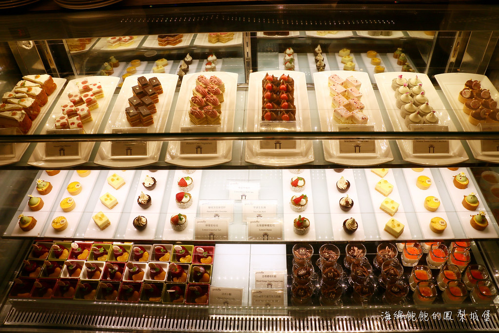 台北吃到飽「美福大飯店彩匯自助餐廳」semi-buffet 龍蝦、日本A5和牛!! @海綿飽飽的鳳梨城堡