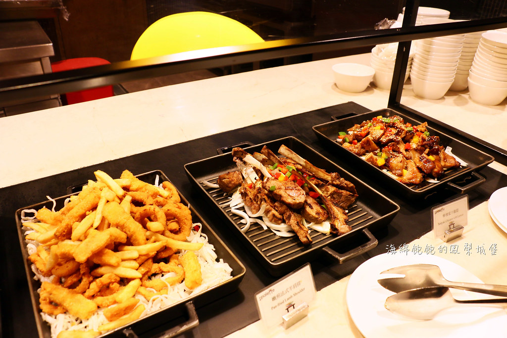 台北吃到飽「美福大飯店彩匯自助餐廳」semi-buffet 龍蝦、日本A5和牛!! @海綿飽飽的鳳梨城堡