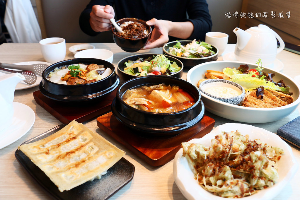 台北素食餐廳推薦「漢來蔬食SOGO忠孝店」套餐、菜單價位 @海綿飽飽的鳳梨城堡