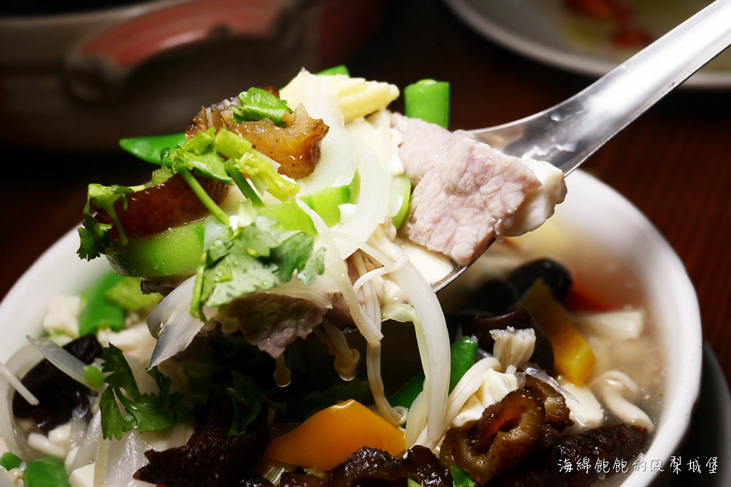 基隆七堵美食推薦「芳裕農場、山茶坊」菜單價位、合菜 @海綿飽飽的鳳梨城堡